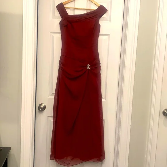 Saison Blanche | Dresses | Burgundy Off The Shoulder Formal Gown